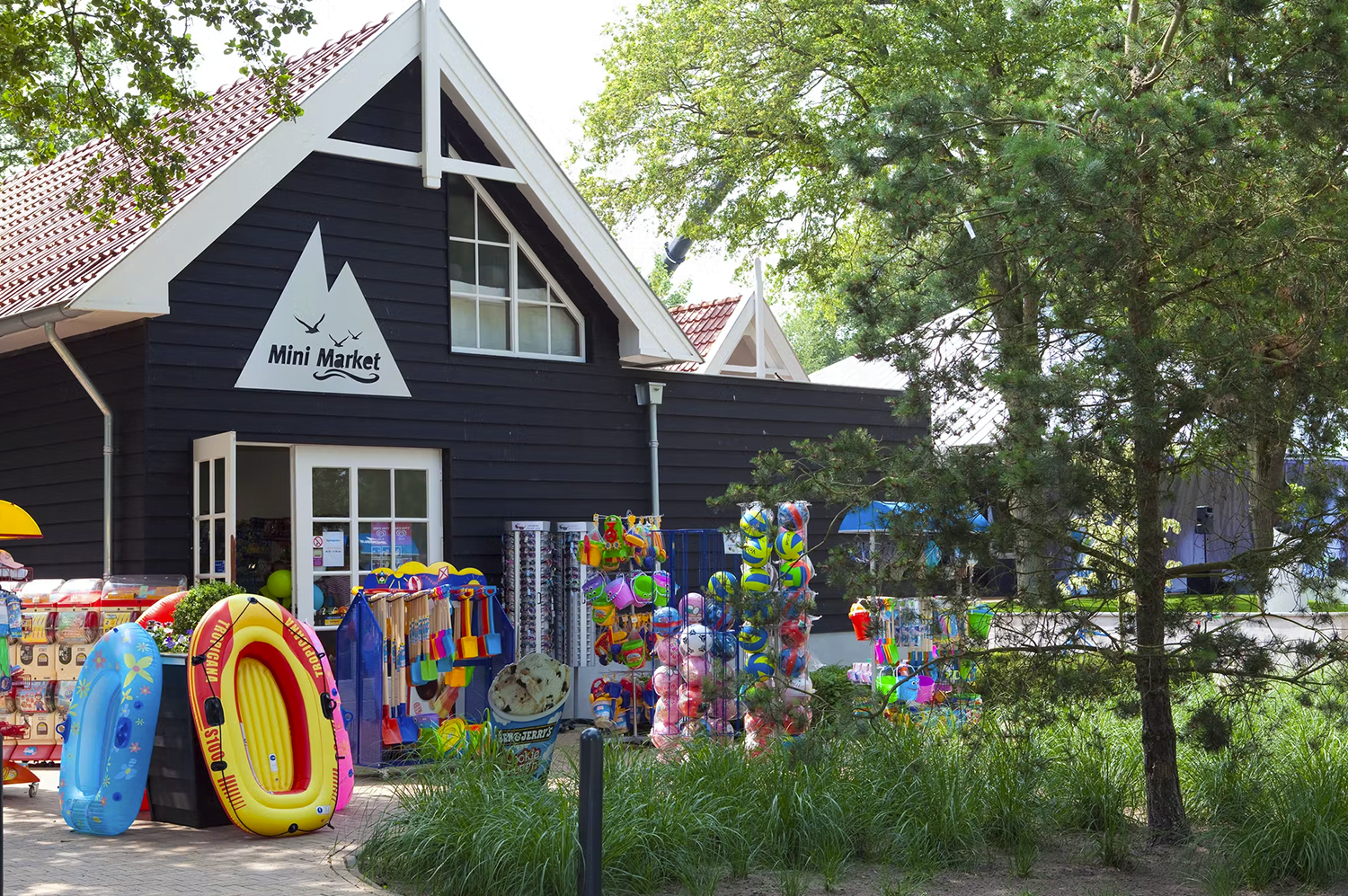 De minimarket bij vakantiehuis Eik5 in Hulshorst aan het Veluwemeer. De minimarket bij vakantiehuis Eik5 in Hulshorst aan het Veluwemeer.