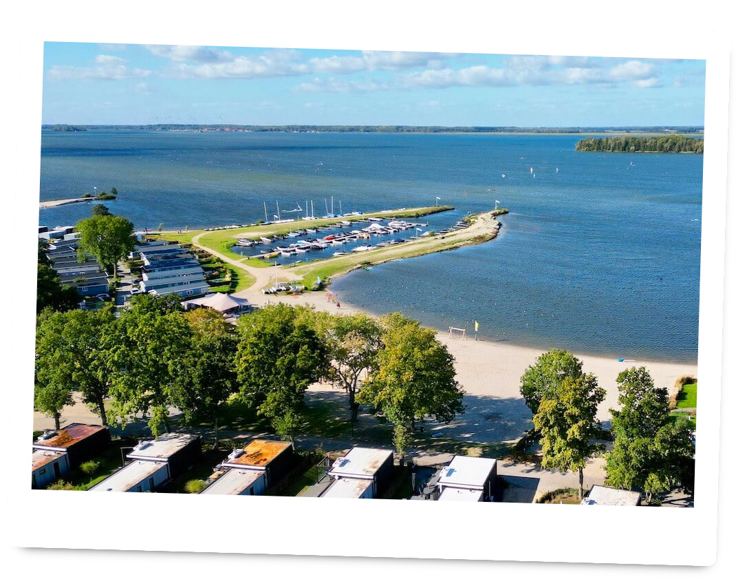 Vakantiehuis Eik5 in Hulshorst ligt aan het Veluwemeer. Vakantiehuis Eik5 in Hulshorst ligt aan het Veluwemeer.